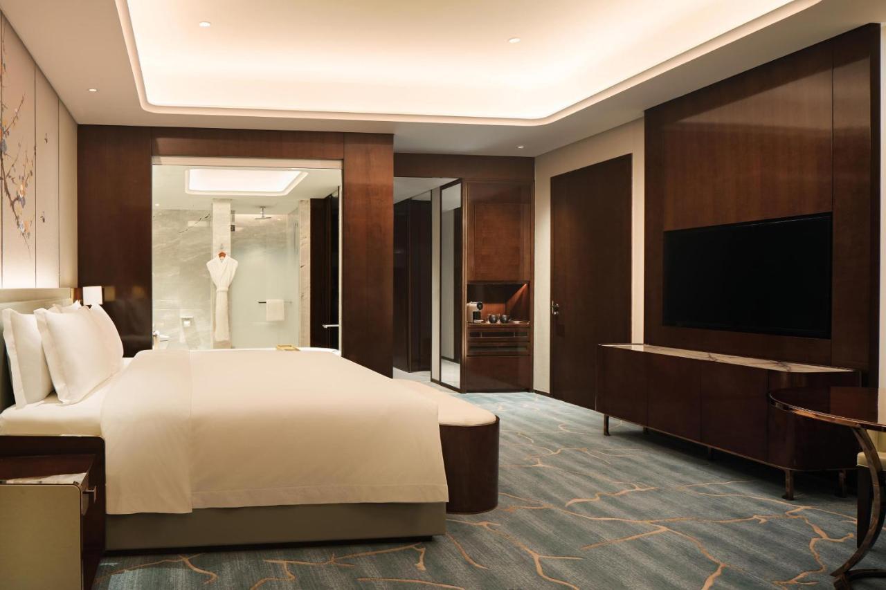 นา โลตัส โฮเต็ล อะ ลักชัวรี คอลเลคชั่น โฮเต็ล หนานหนิง Hotel ภายนอก รูปภาพ